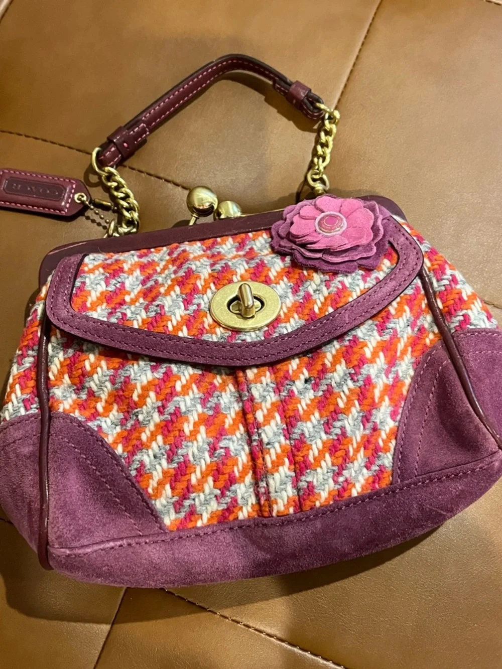 COACH Vintage Houndstooth Tweed & Suede Mini Kisslock Bag - Picture 11 of 14